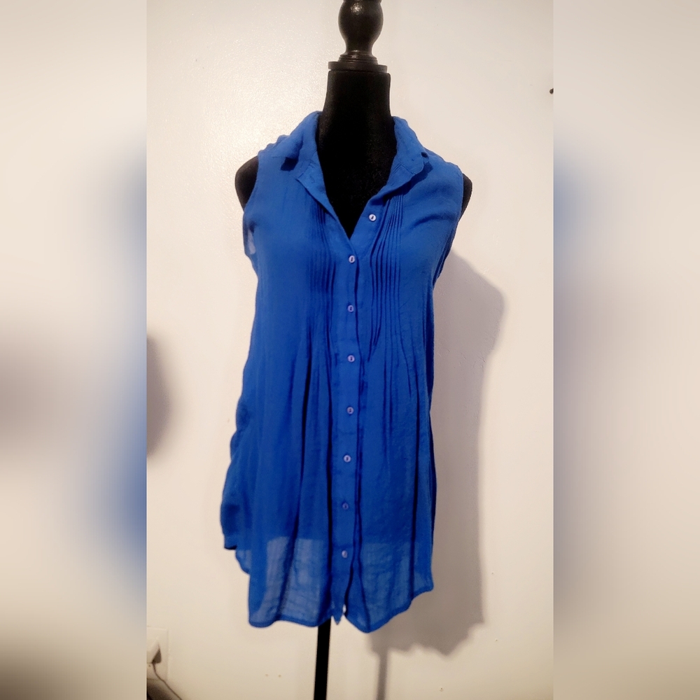 Fever Blue Sleeveless Button Down Blouse with Notched Collar